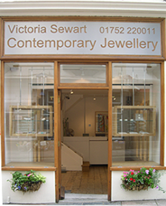 Victoria Sewart - Contemporary Jewellery - Barbican Plymouth